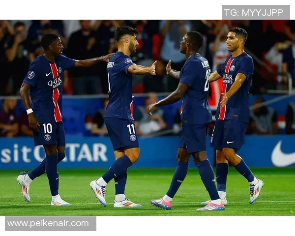 巴黎圣日耳曼连续夺冠,法甲霸主地位稳固,球迷期待下赛季的更多精彩表现 巴黎圣日耳曼连续夺冠,法甲霸主地位稳固,球迷期待下赛季的更多精彩表现