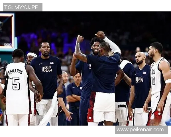 美国男篮队大胜对手获得国际篮球赛胜利，击败对手30分！