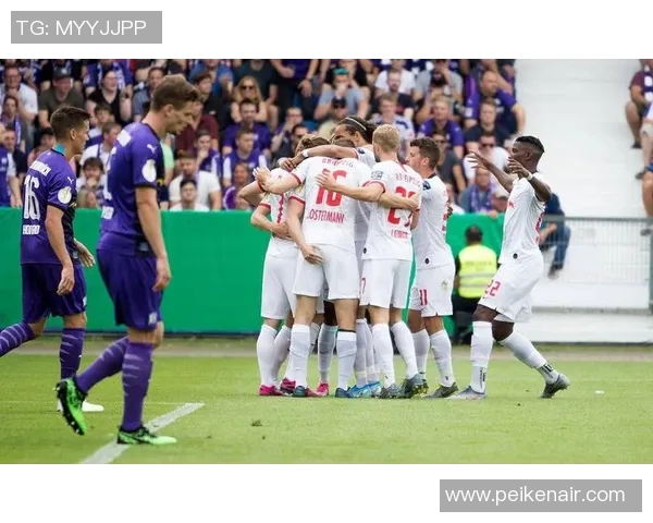 莱比锡红牛主场与柏林赫塔激战,双方战平收场